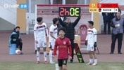 中甲赛场出现啼笑皆非一幕⚡第四官员将将换人牌举反😂
