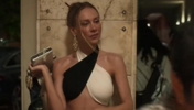 难怪姆总着迷😍!网友晒姆巴佩女友主演电影花絮片段