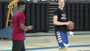 "最顶级的 NCAA 球员和 NBA 明星球员有多大差距?"