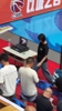 不要再说你们的伍总不专注看比赛了,都是用手机看球员数据的🏀