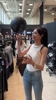 好身材!周玲安:已经到纽约了 去逛逛马刺的球迷商店🏀