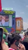 天后的魅力❤️!球迷聚集场外看夏奇拉的开幕式表演