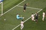 新西兰1-0领先伊朗！伊利亚&middot;贾斯特抽射破门，伍德胸部做球